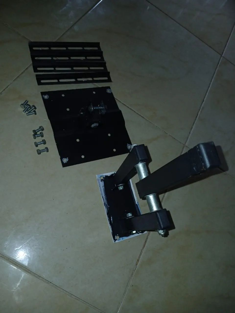 suporte tv até 55 polegadas preto fixar na parede - Foto 2