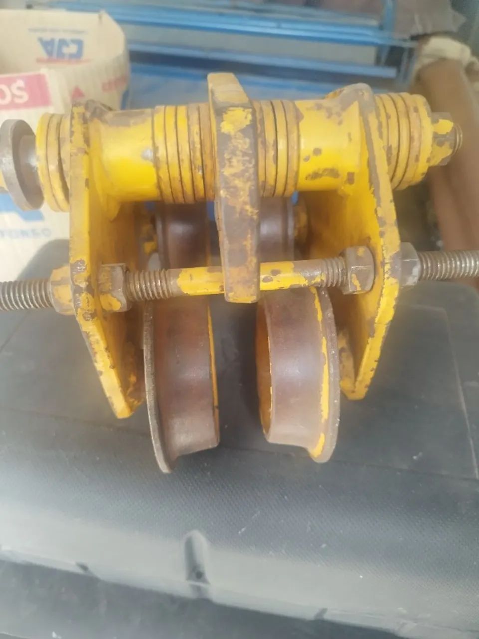 Trole Berg Steel, capacidade 1 tonelada - Foto 5