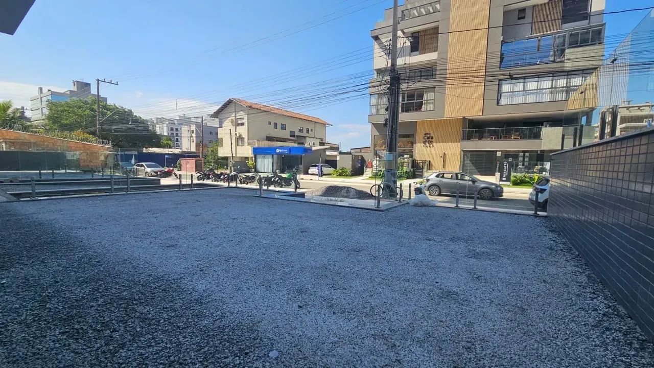 Sala Comercial com Mezanino e Deck na Praia Brava em Itajaí - Foto 5