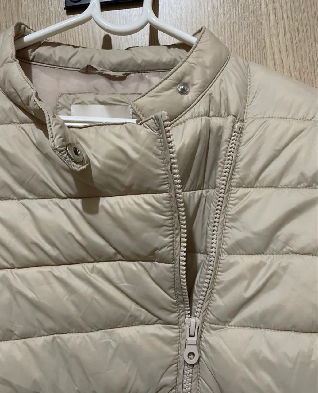 Casaco impermeável off white puffer tamanho P - Foto 4