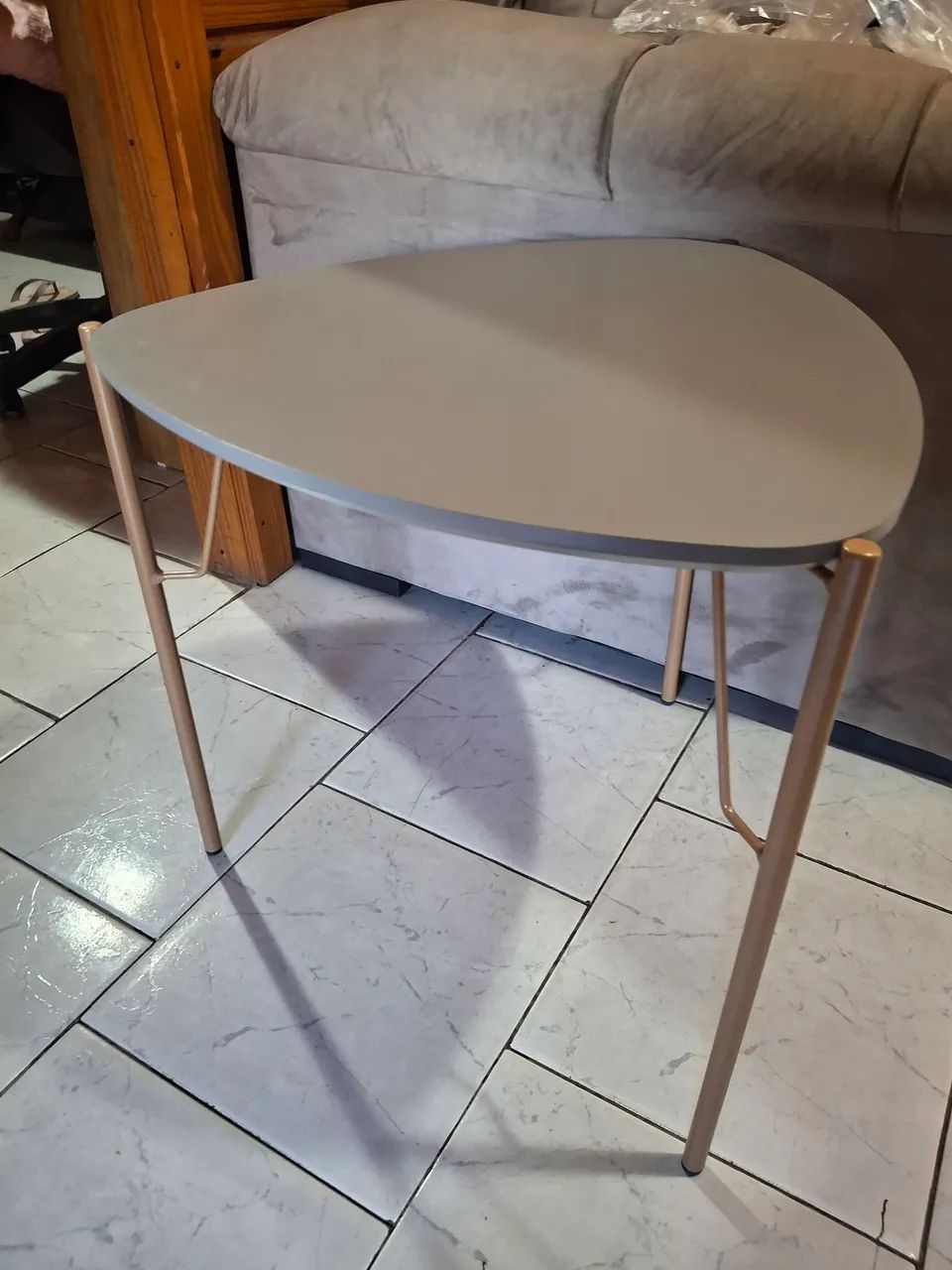 Mesa Lateral Tampo MDF C/ Base em Metal
