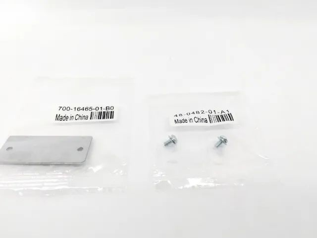 Placa Cega E Parafusos Cisco 700 16465 01 B0