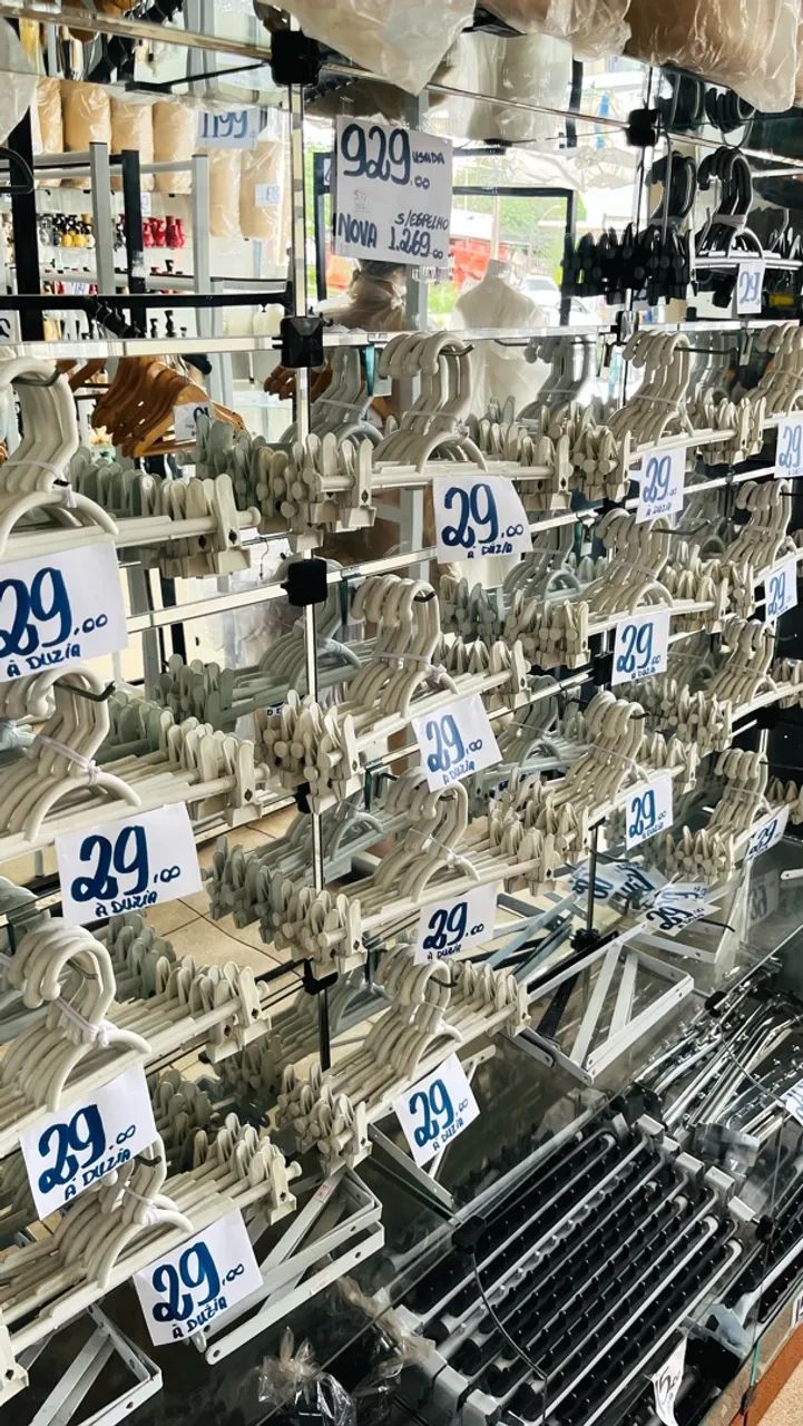Cabides de saia branco na promoção  - Foto 3
