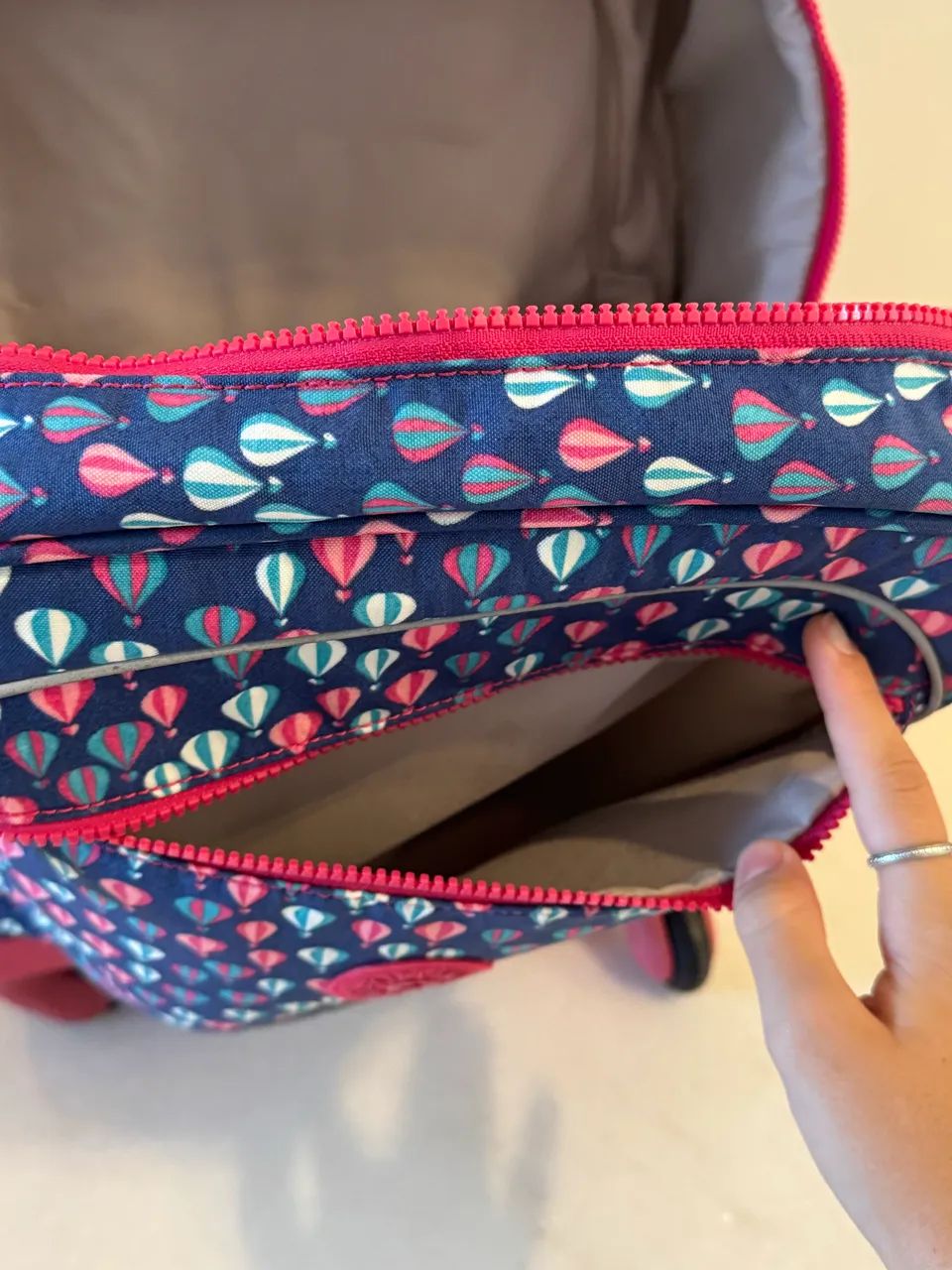 Mochila Kipling de rodinha - Foto 3