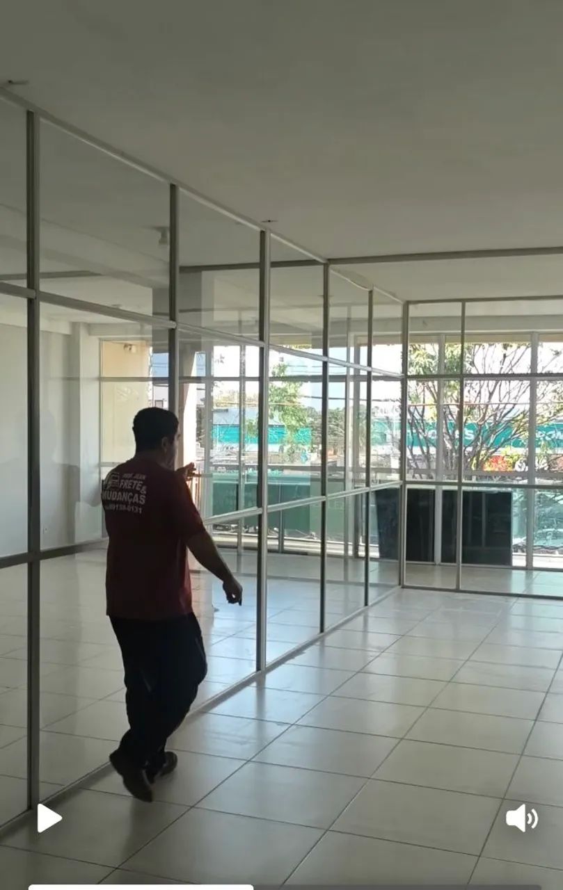 DIVISÓRIAS DE VIDRO NO ALUMÍNIO COM MDF - Foto 4