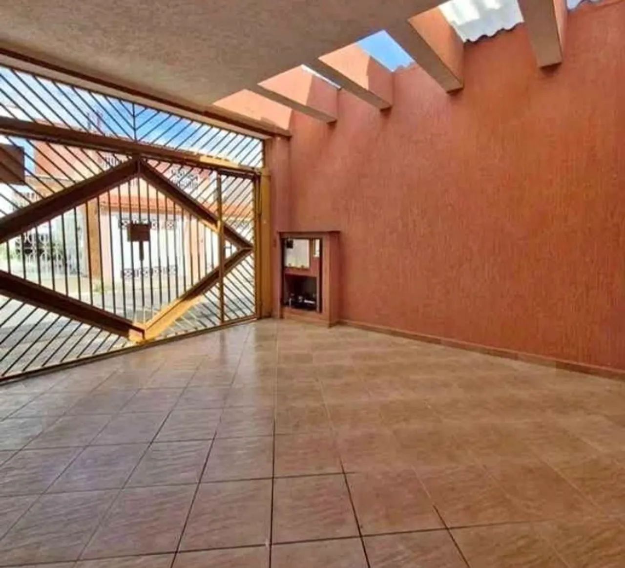 Lv vendo essa casa com parcelamento em Jardim Laguna