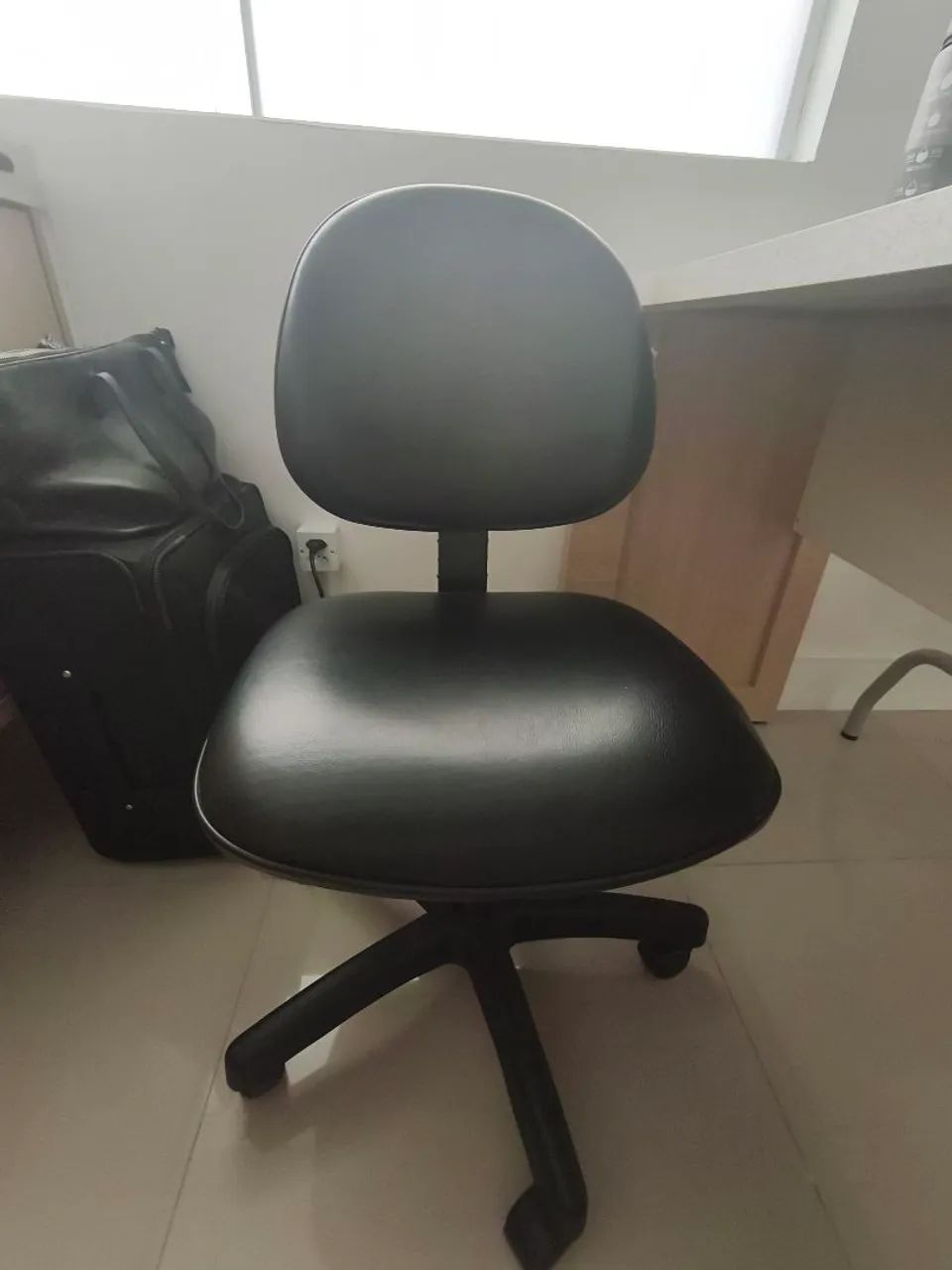 Cadeira executiva giratória  - Foto 2