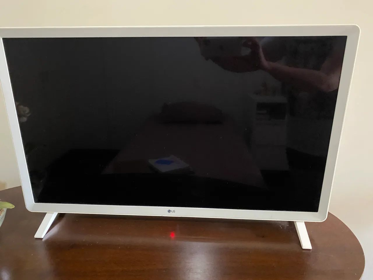 Vendo Tv Smart LG branca 32 polegadas  - Foto 2