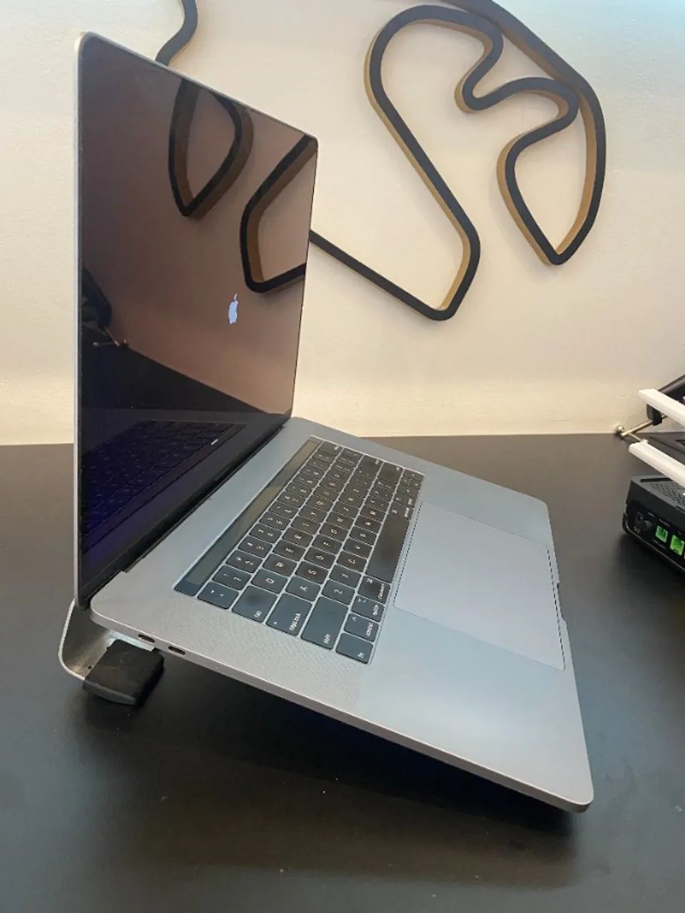 Macbook Pro 2019 i9 32Gb 512Gb SSD touch bar - Foto 4