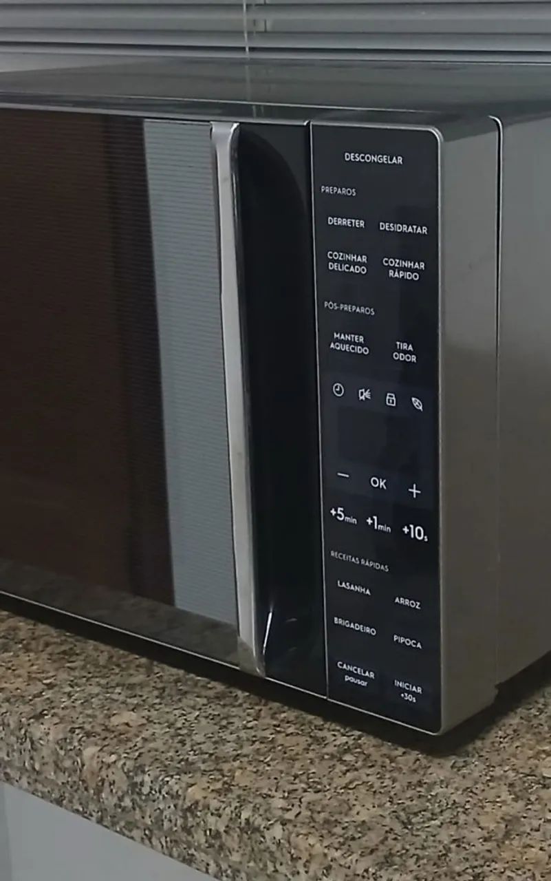 Microondas Eletrolux 23litros 220w - Foto 4