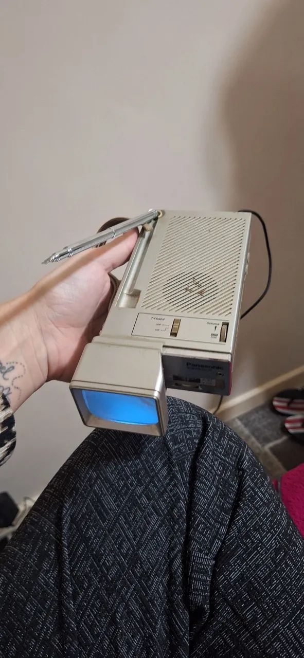 Mini TV vintage Panasonic 1981 - Foto 3