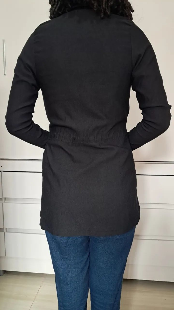Jaqueta com bolsos, zíper e amarração  - Foto 5