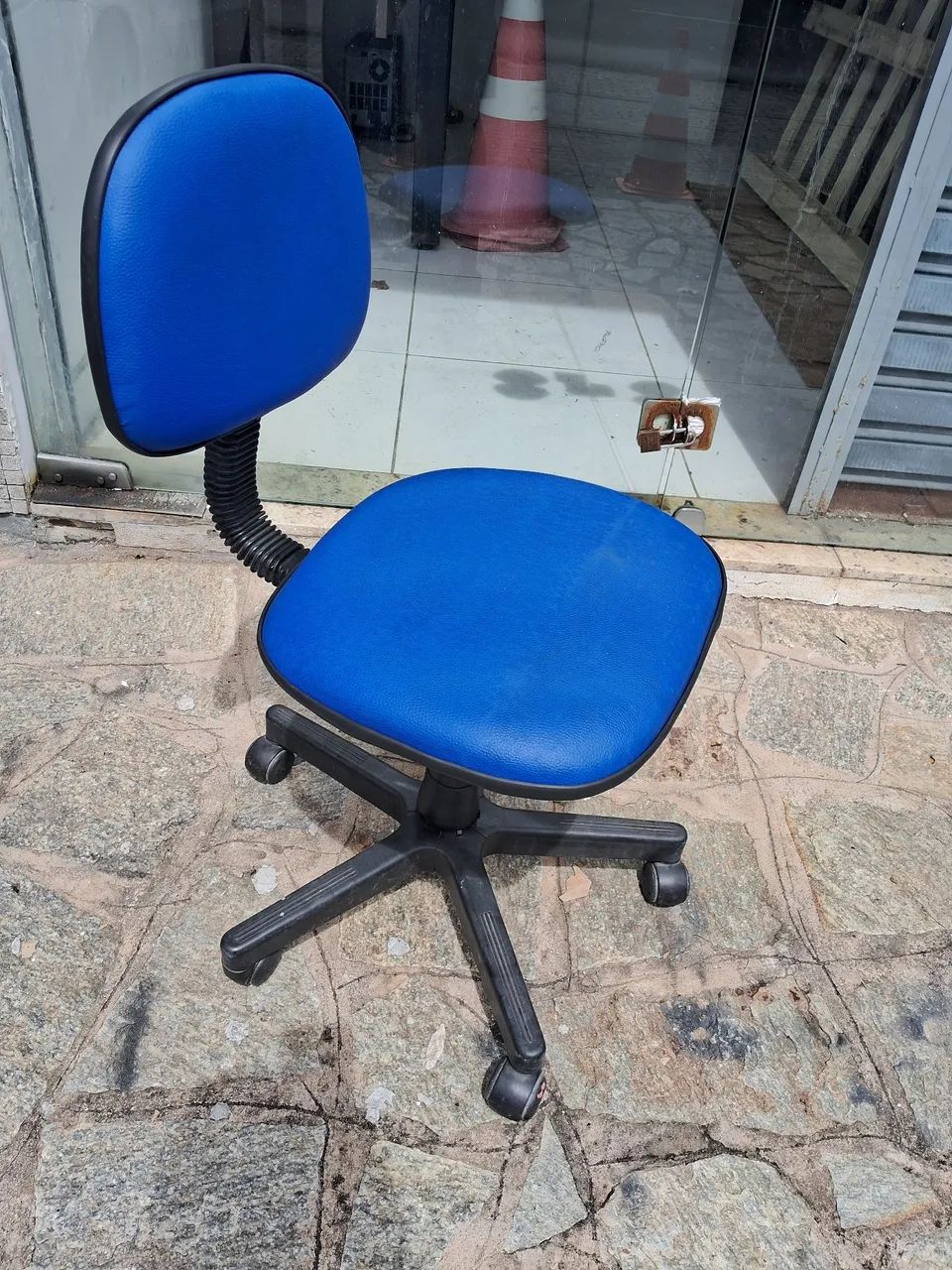 Cadeira giratória secretaria  - Foto 3
