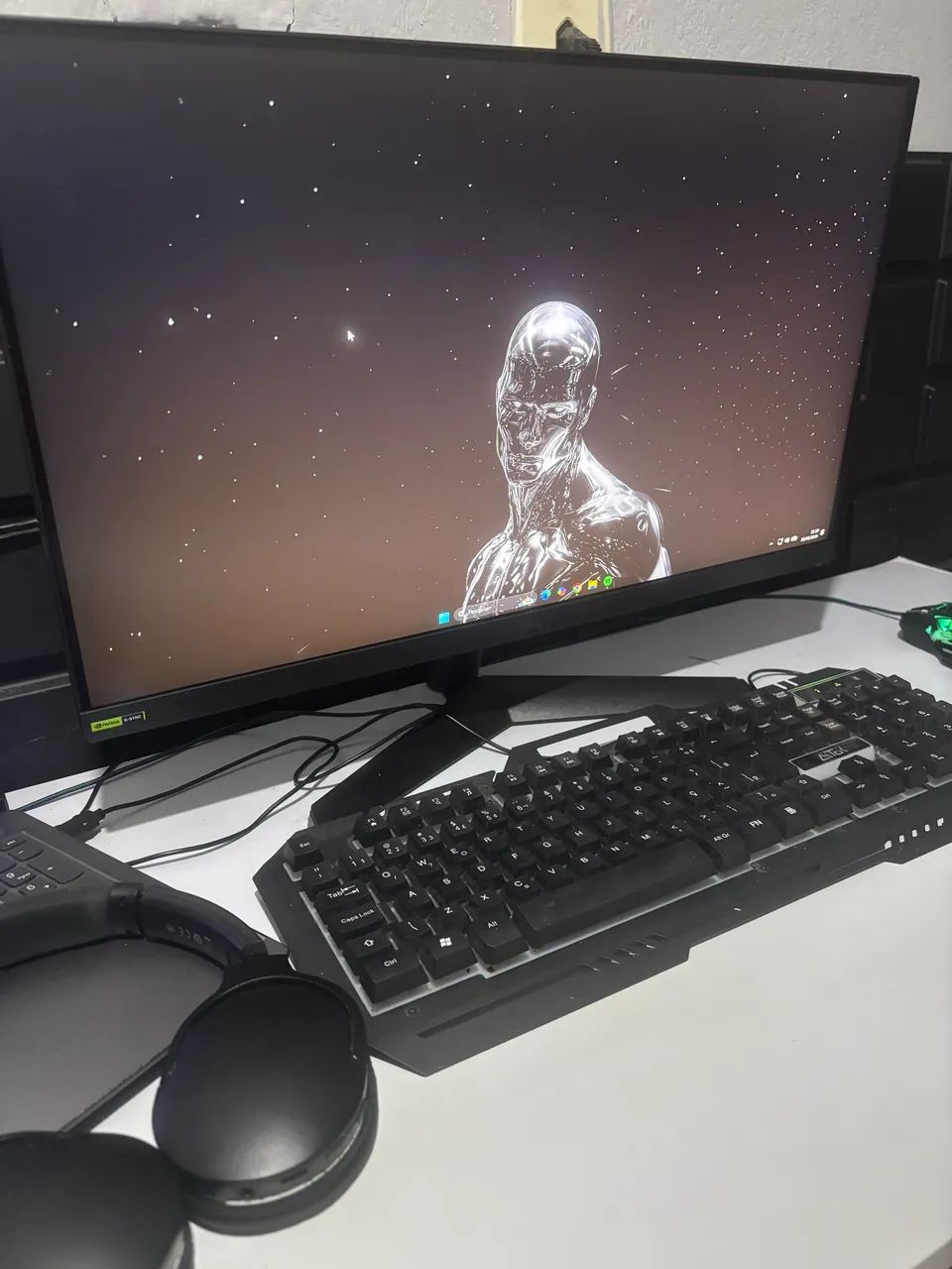 Monitor ultra gear 180hz IPS  - Foto 3