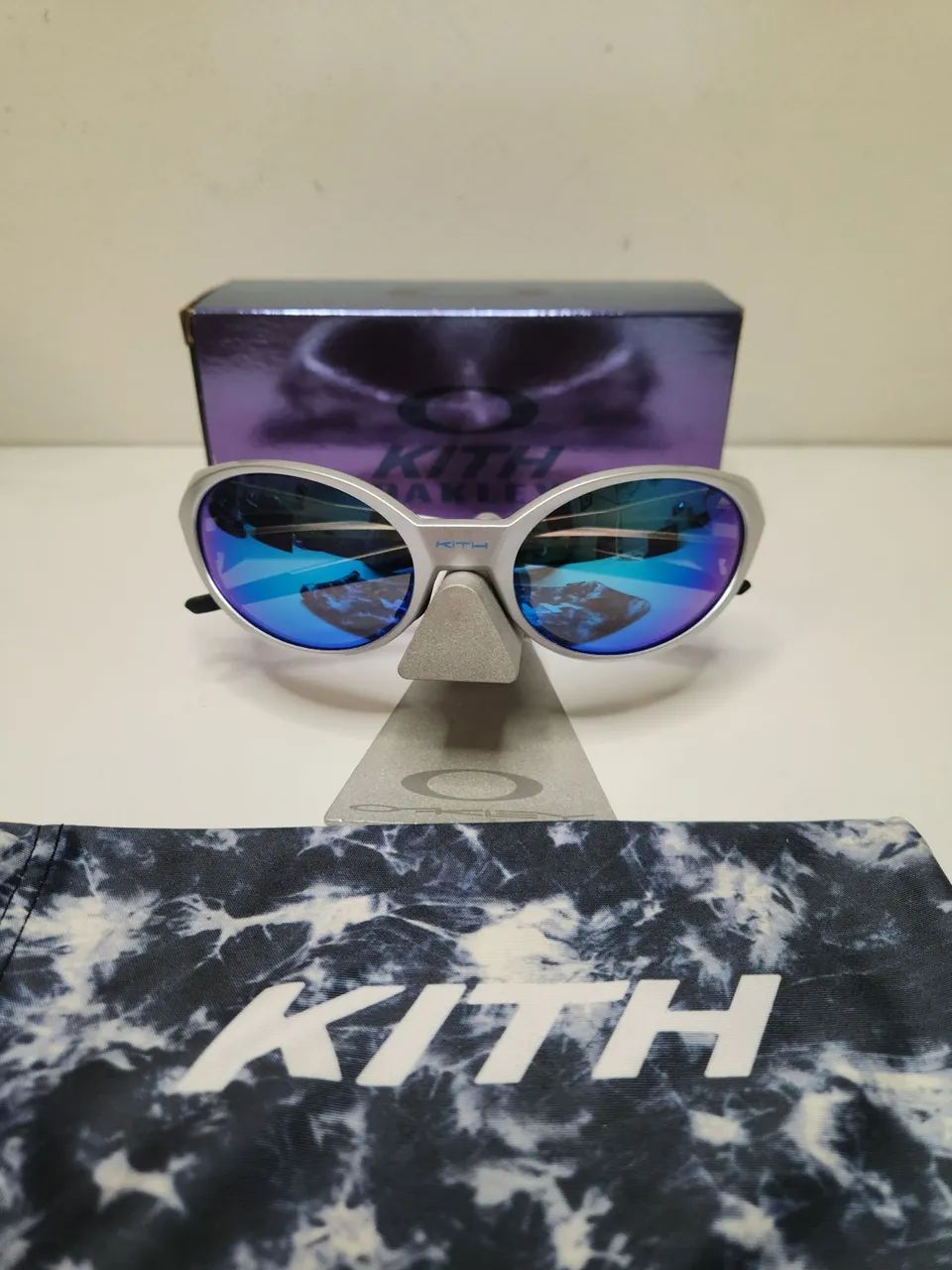 Oakley x Kith Eye Jacket Redux Silver - Acessórios - Mirandópolis