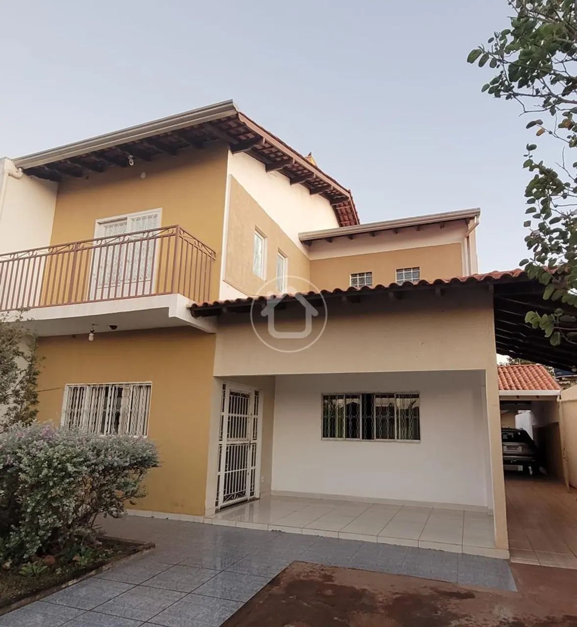CASA SOBRADO COMPLETA COM SUÍTE