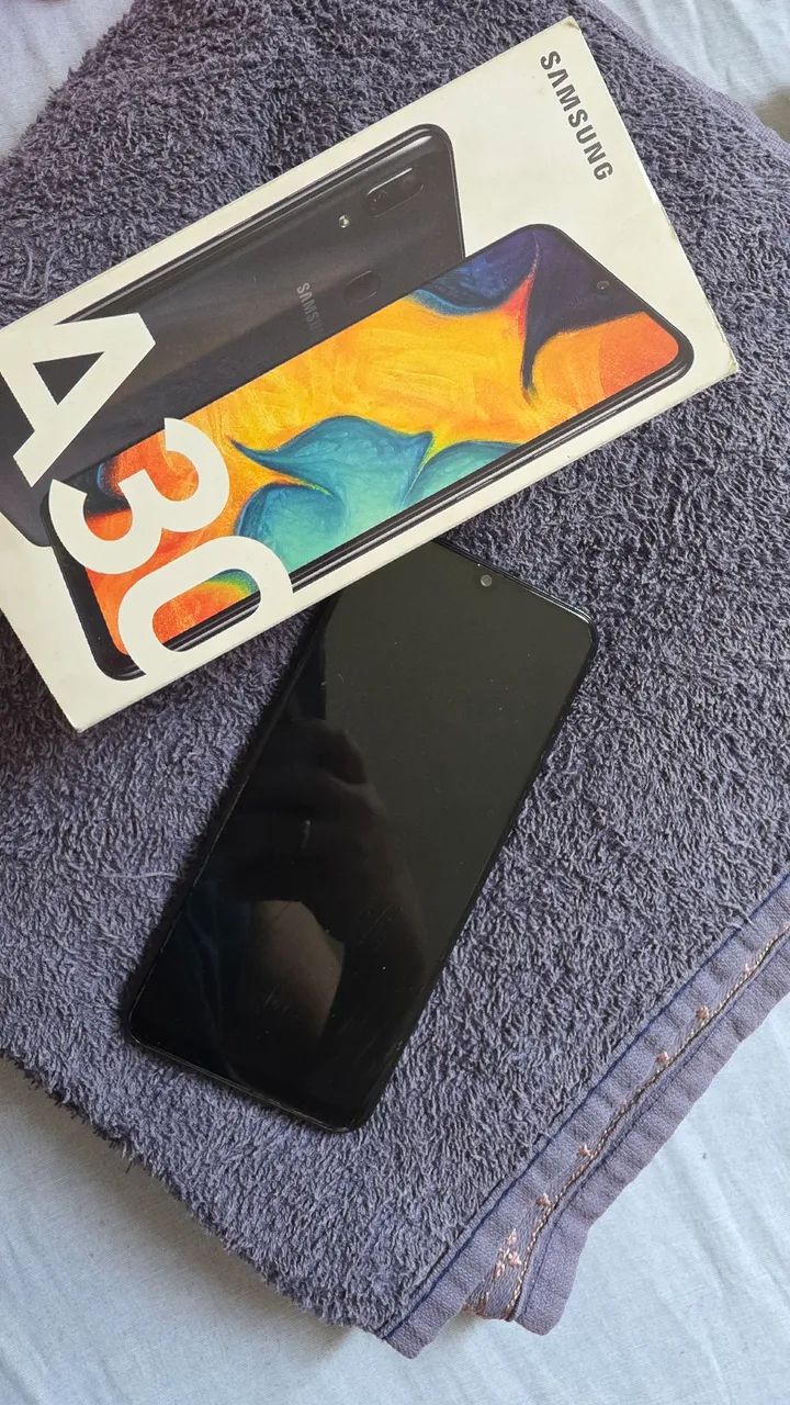 Celular smartphone A30