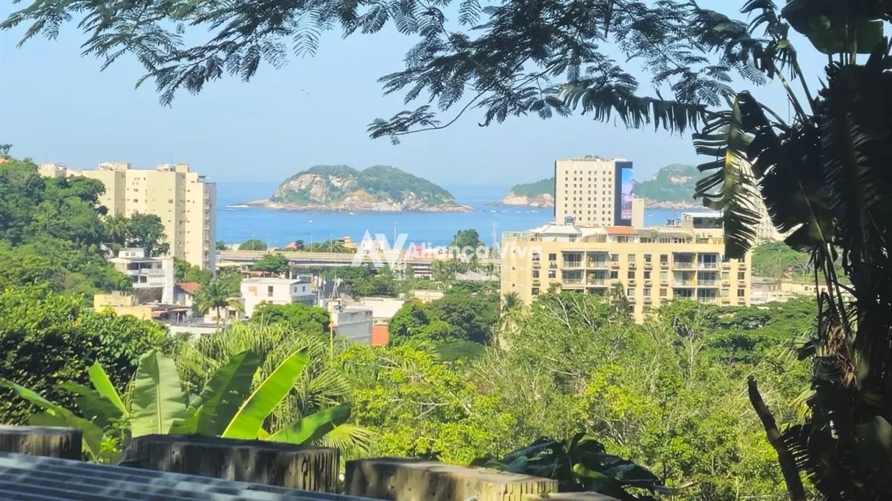 Barra da Tijuca | Casa 3 quartos, sendo 3 suites