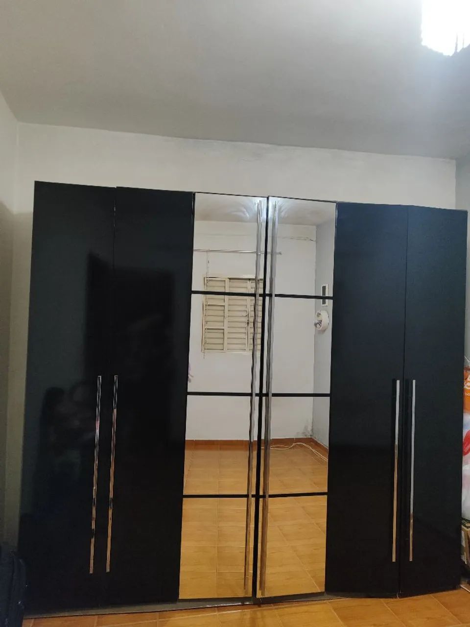 Guarda roupa e cama 