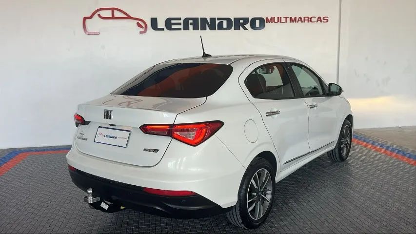 Fiat Cronos Precision 1.3 16V Flex Aut. 2024 - Foto 4