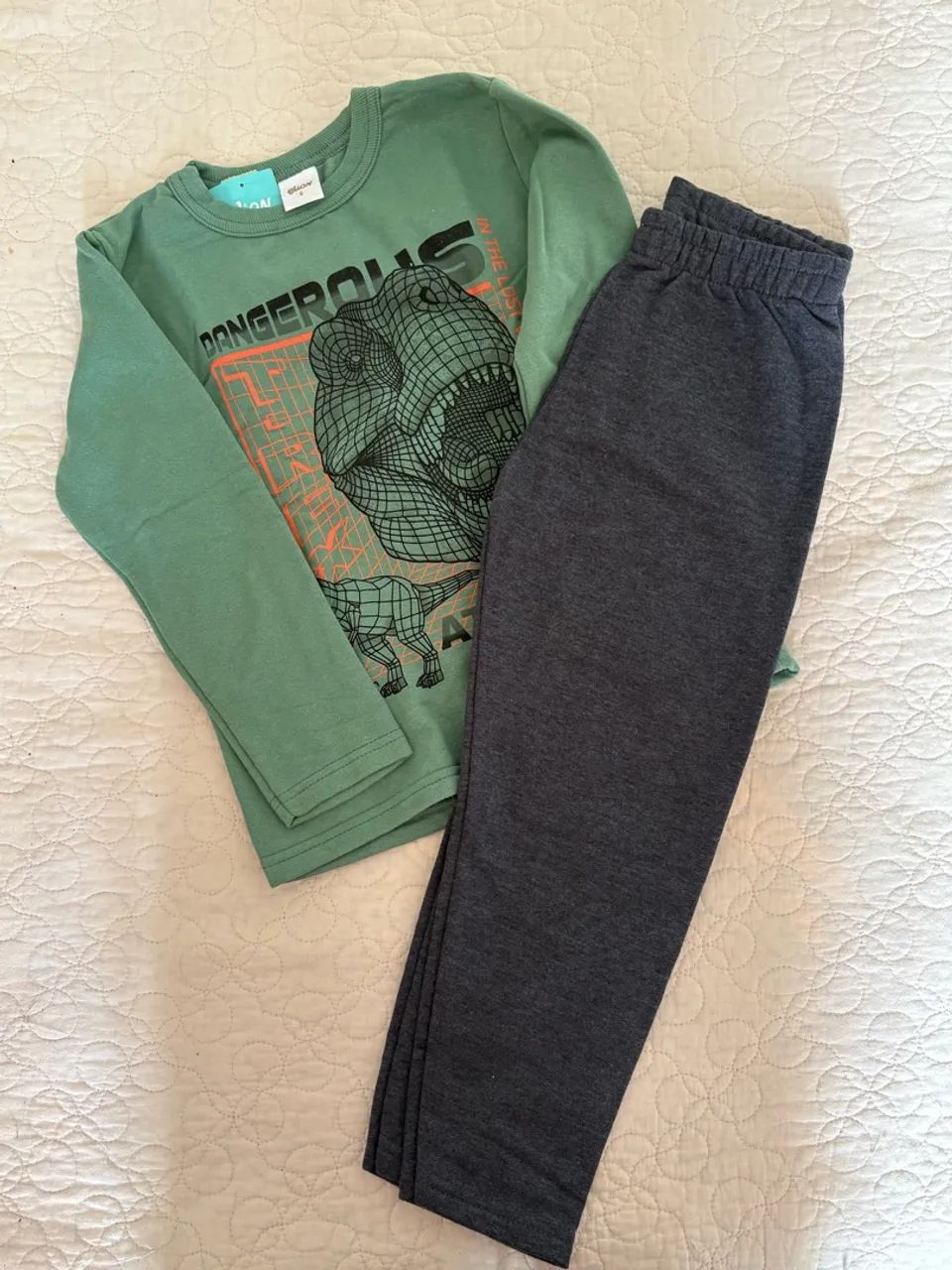 Conjunto moletom Elian