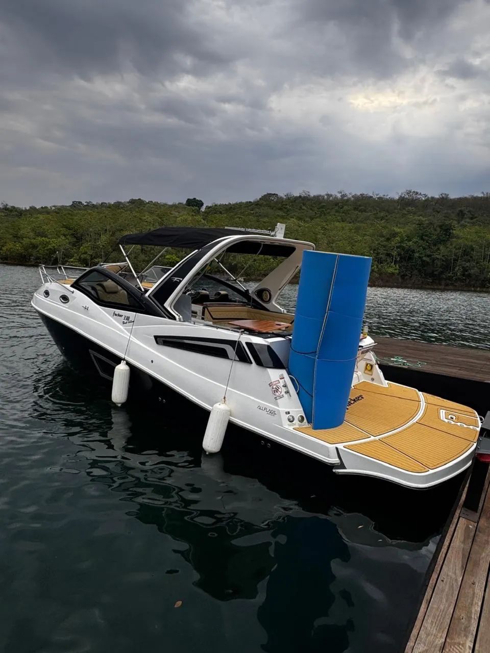 Lancha Focker 333 Black Edition 