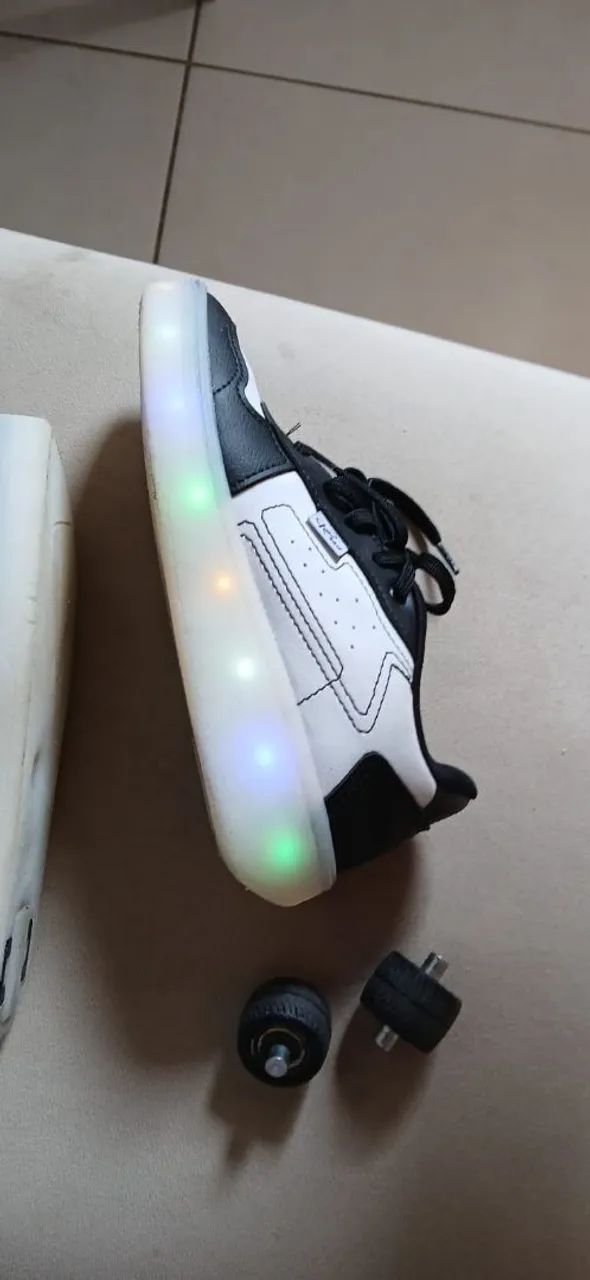 Tênis infantil de rodinhas  e luzes em led - Foto 3