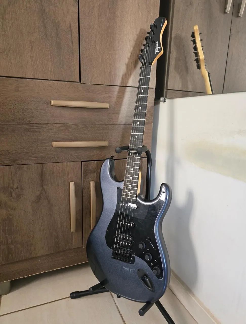 Guitarra Stratocaster Tagima Sixmart com efeitos  - Foto 2
