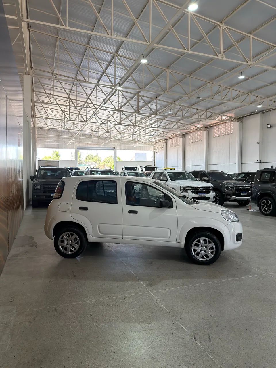 Fiat Uno Attractive 1.0 EVO Fire Flex 8V 5P 2016 - Foto 2