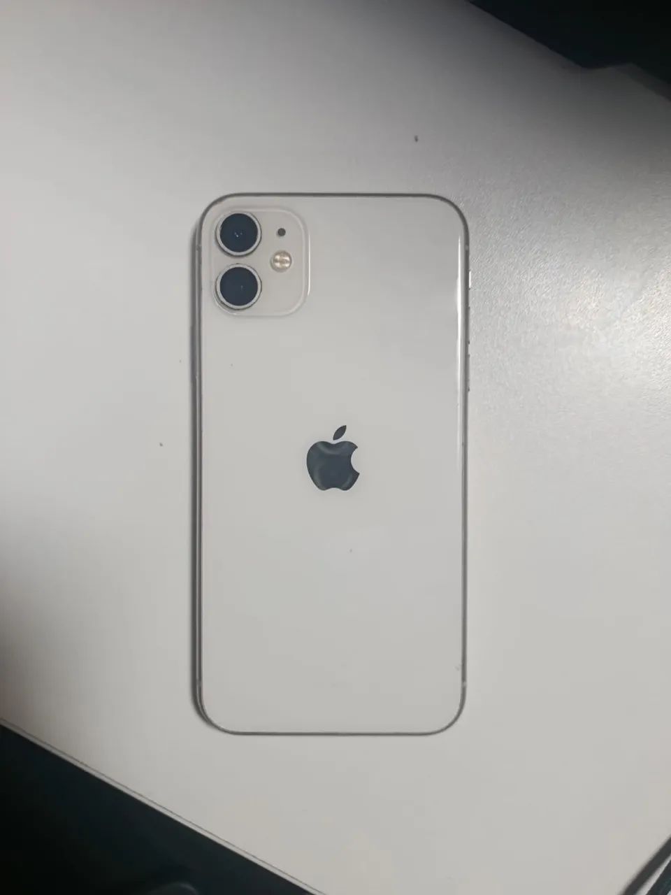 iphone 11 besteira boa e celular em ótimo estado 
