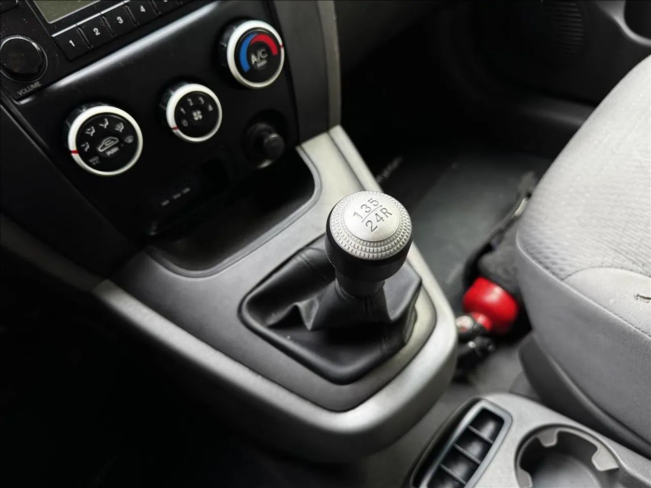 Hyundai Tucson 2.0 16V Mec., foto 7 de 13