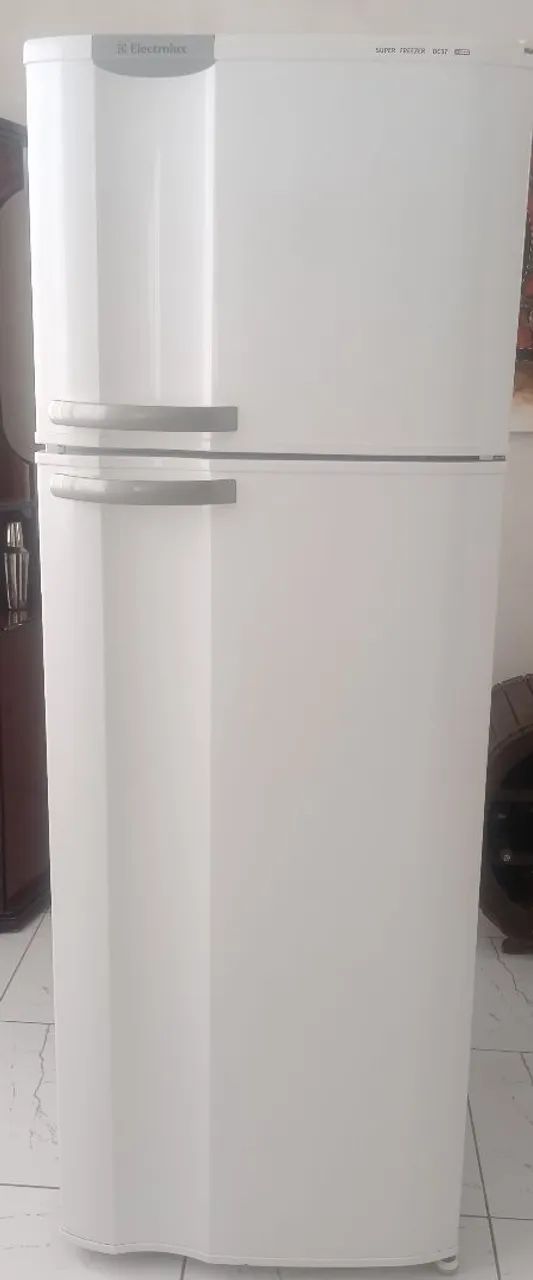 Geladeira Eletrolux Super Freezer DC37