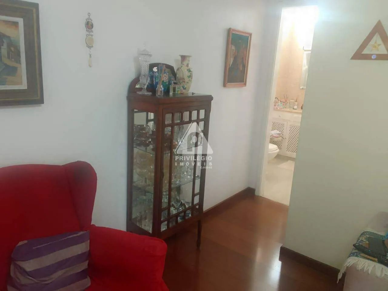 IMPERDÍVEL 02 QUARTOS em Botafogo: Estilo original, claro e arejado. REFORMADO! - Foto 4