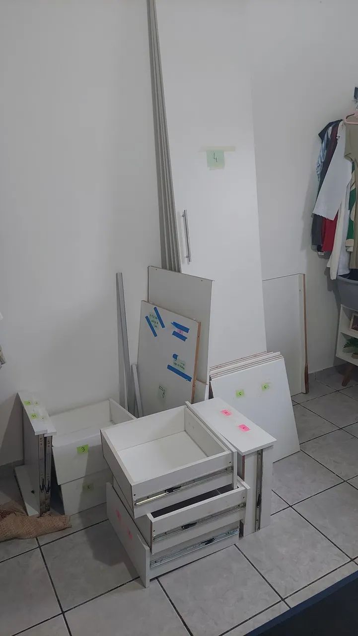Peças de MDF de guarda roupa projetado
