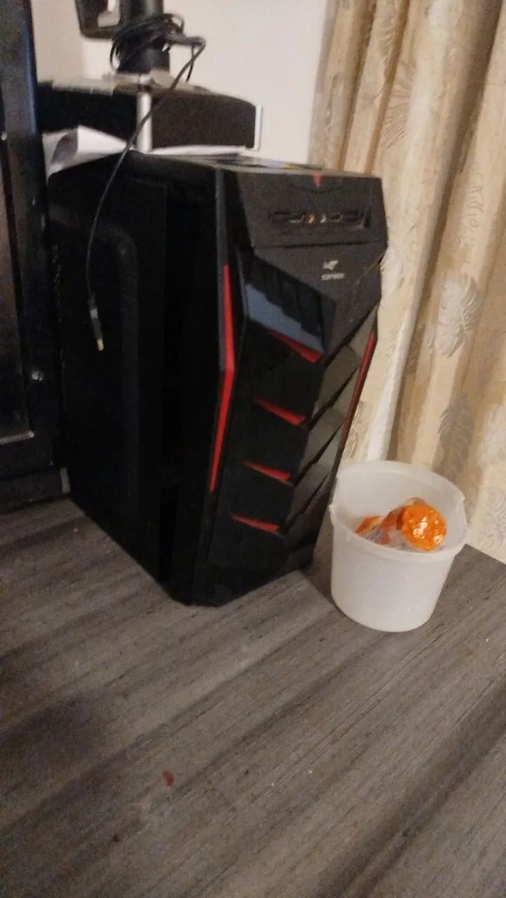 Pc I3 com 8 de ram HD 520 mais tela