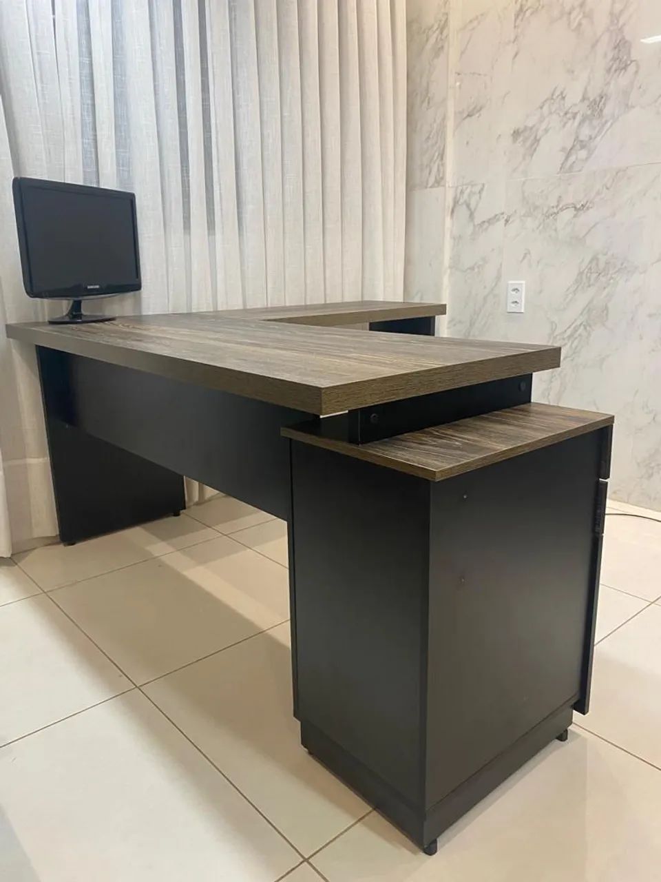 Mesa para escritório seminova - Foto 3