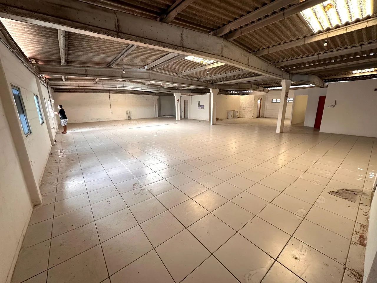 ALUGO PARTE SUPERIOR DE PREDIO LOCALIZADO PRÓXIMO A BR 101 - Foto 5