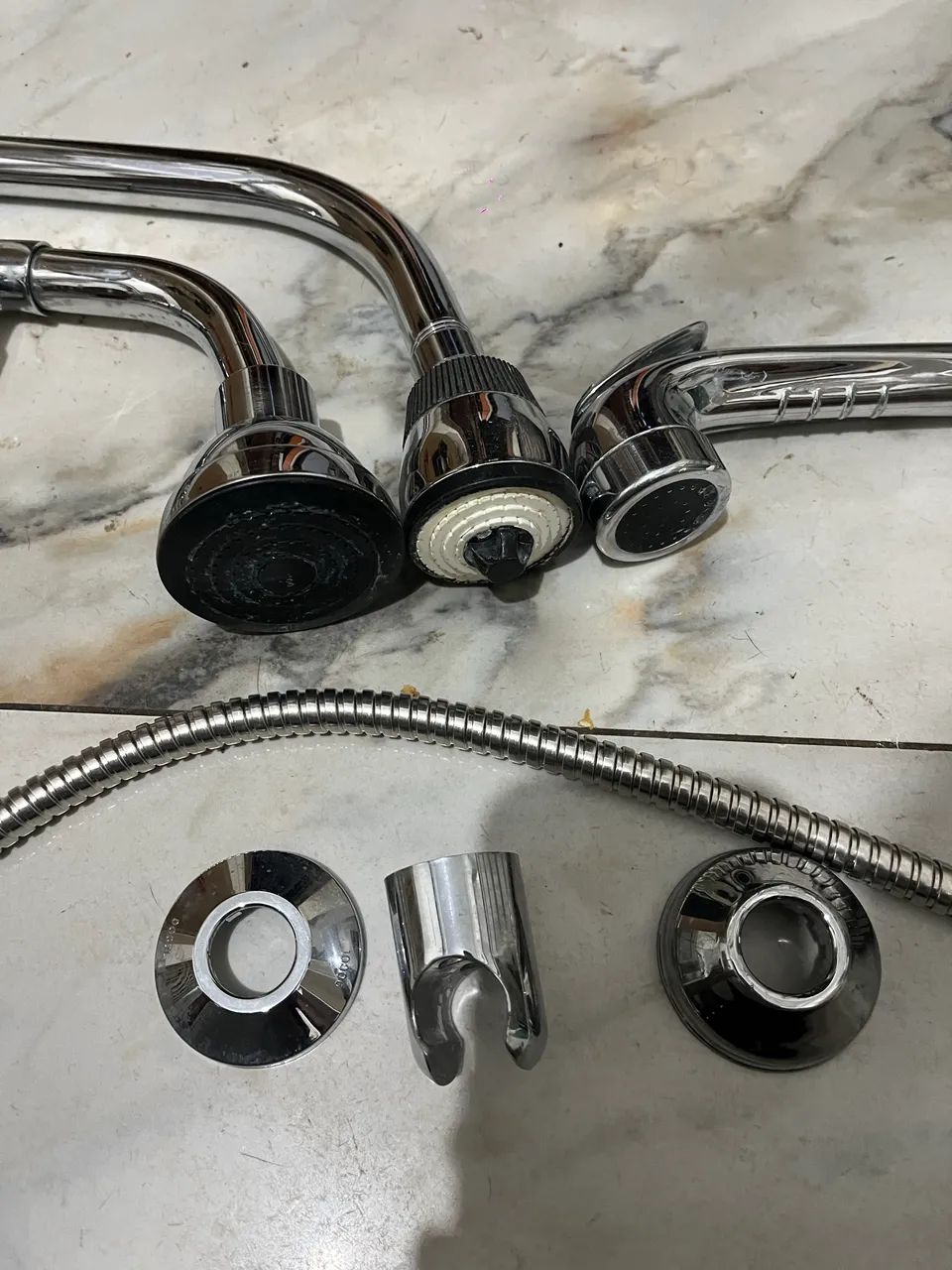 Ducha Docol com Chuveirinho - Foto 2