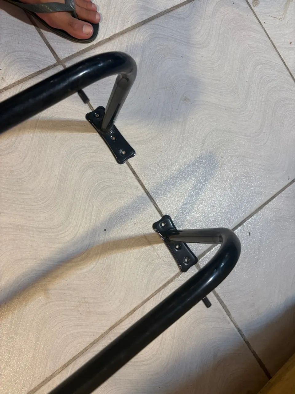 arara fixa preta  - Foto 2