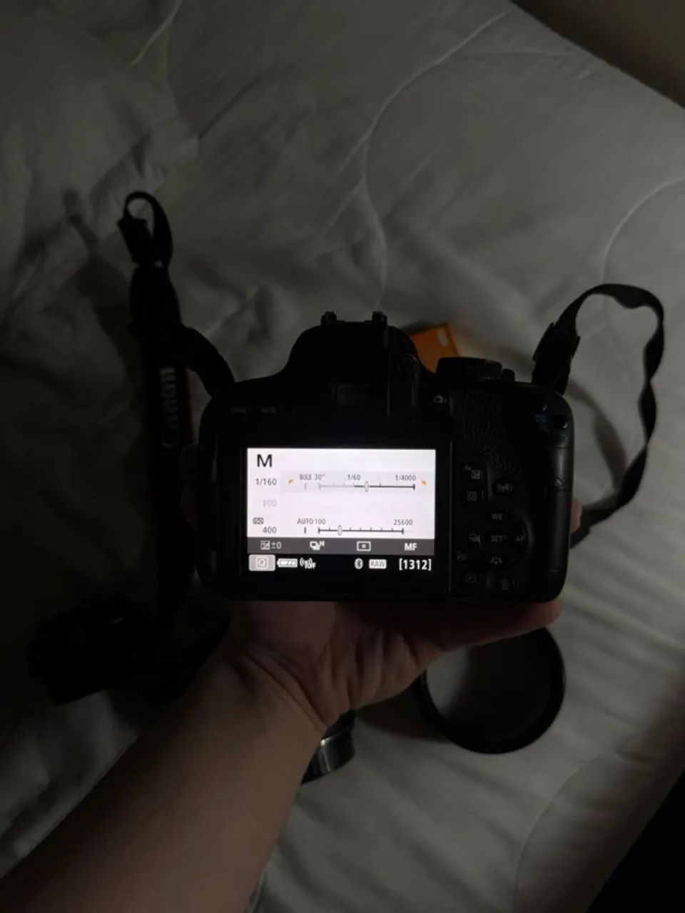 Canon T7i + Lente 24mm Canon + Lente 50mm Canon + 3 Baterias - Foto 2