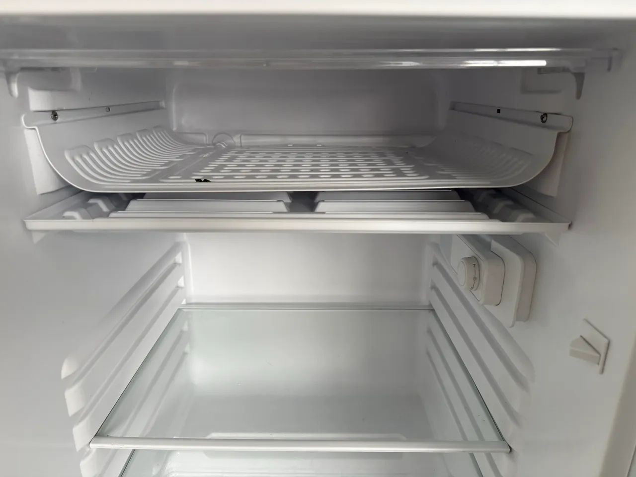 Frigobar EOS 124 Litros Ice Compact Branco EFB131 - Foto 5