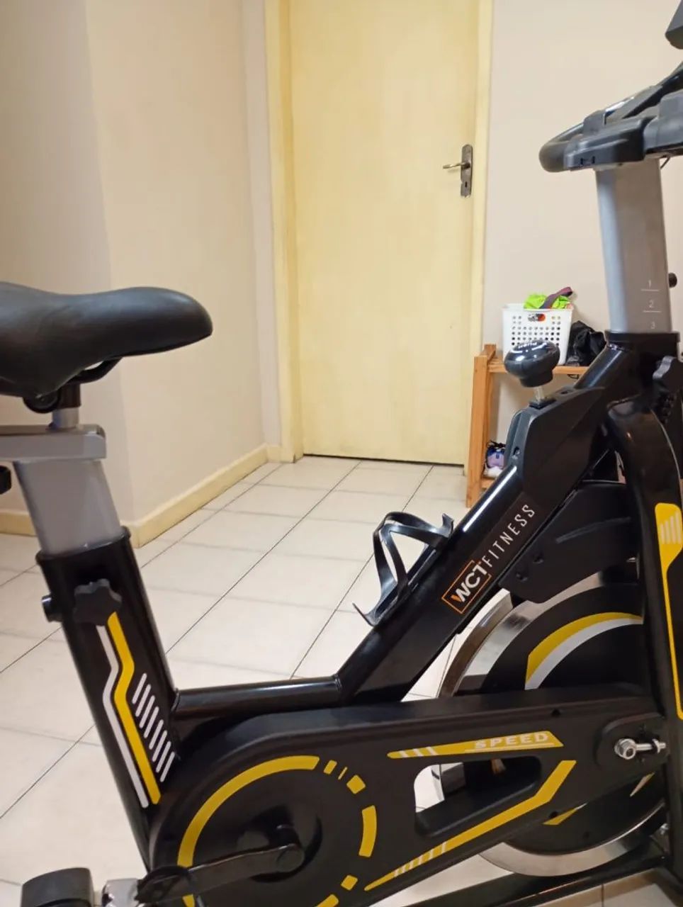 Bicicleta Ergométrica Spinning - Pouco Usada - Ótimo Estado - Foto 4