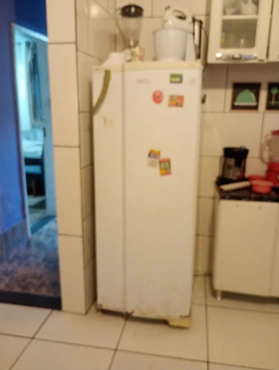 Vende se uma geladeira 