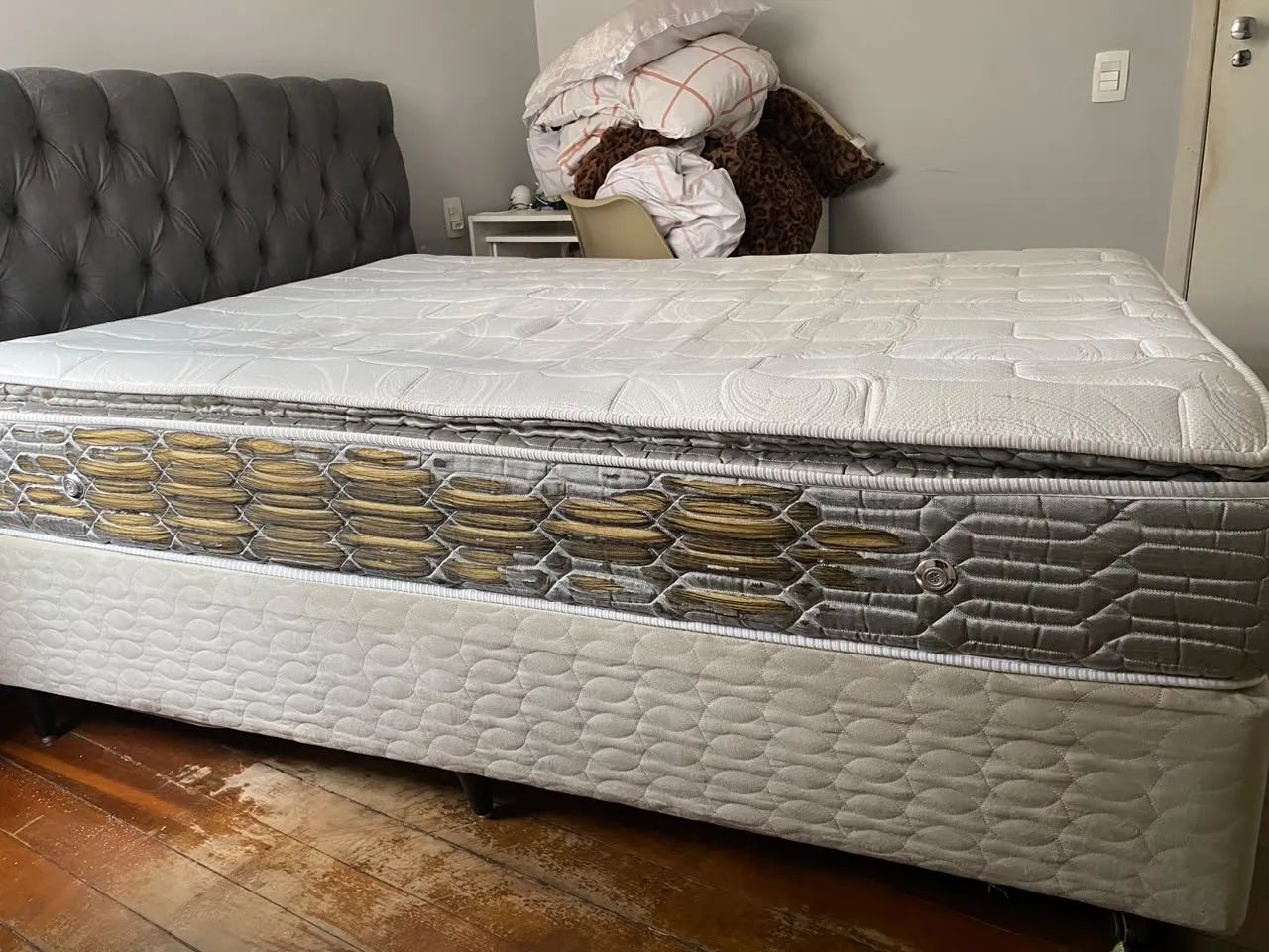 Vendo cama casal + cabeceira estofada  - Foto 4
