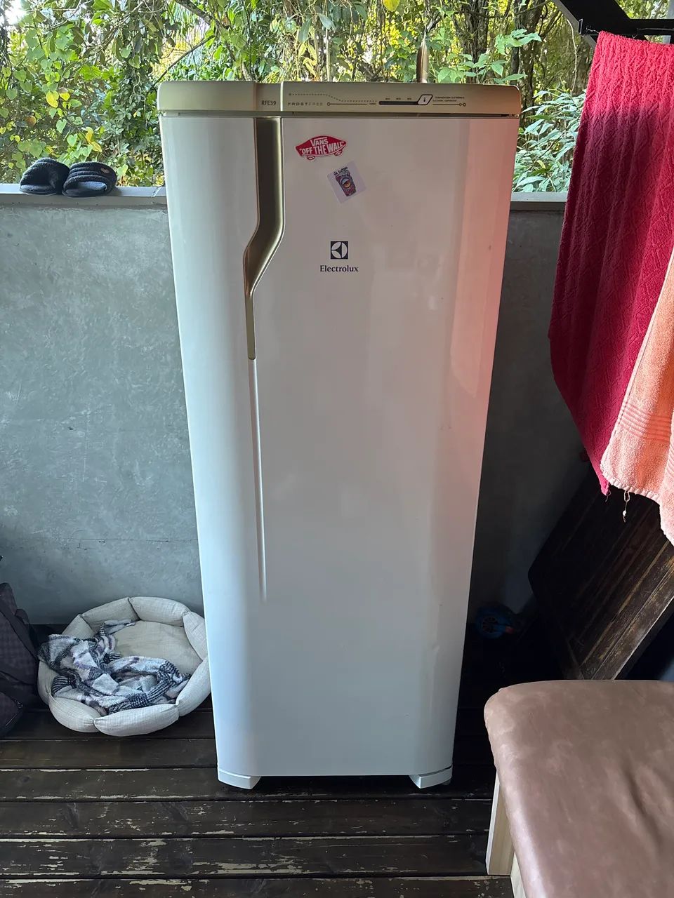 Vendo geladeira com defeito 