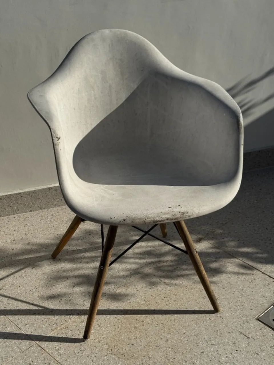 Cadeira estilo eames