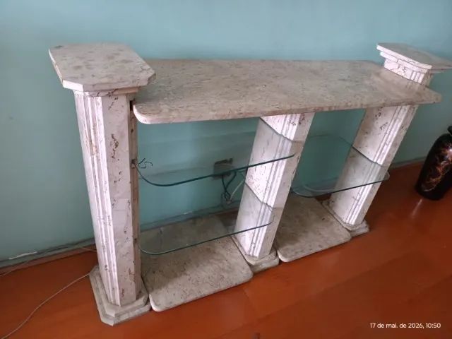 Estante de mármore