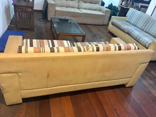 SOFÁ 2 LUGARES - ESTRUTURA LISA COM ALMOFADAS LISTRADAS - Foto 3