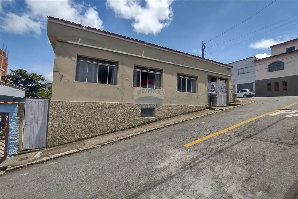 Casa Charmosa e Aconchegante no Centro de Lavras!