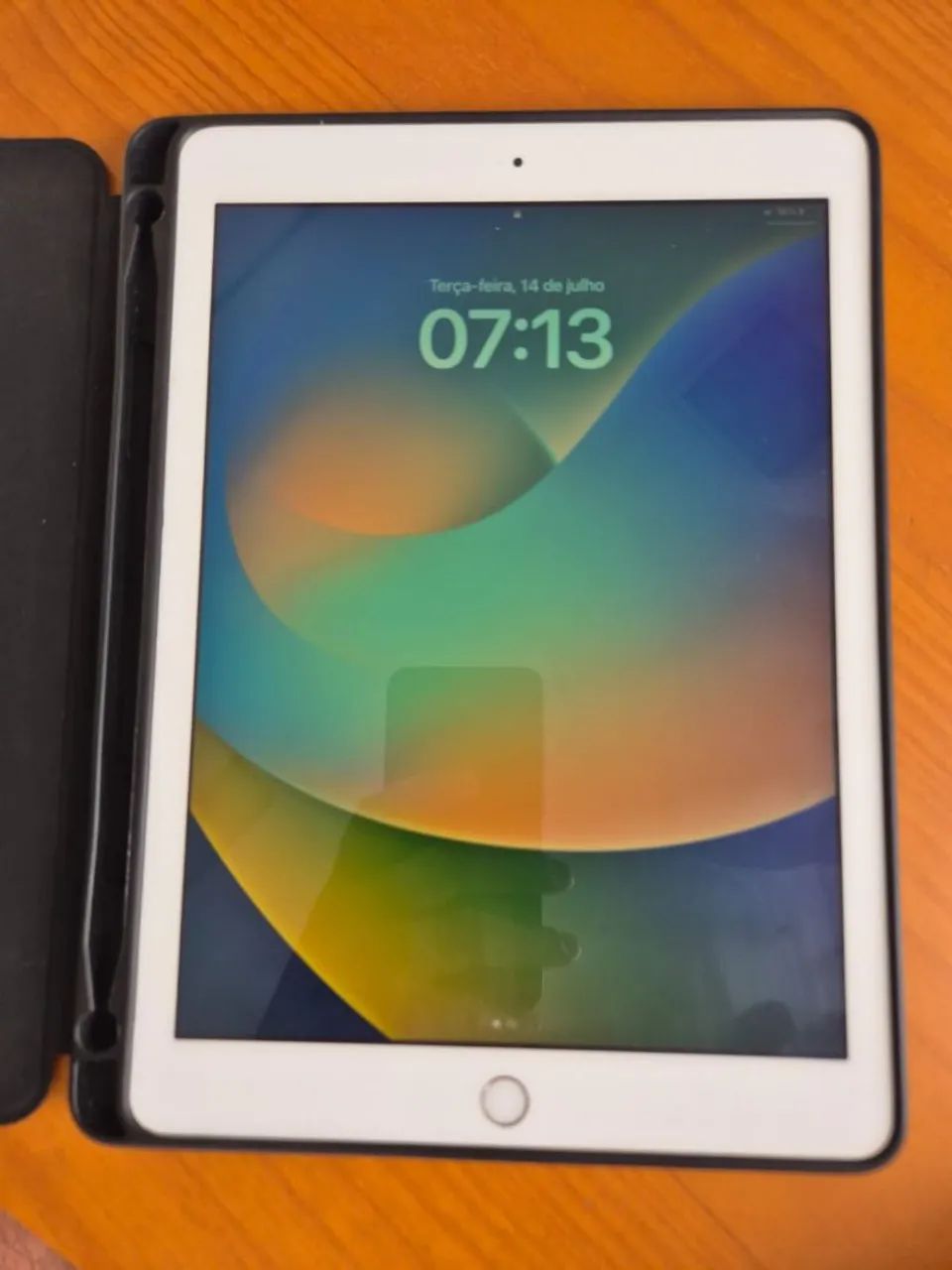 iPad 5a geração 128GB 9.7 polegadas + Capa<br><br>Perfeito estado, com capa<br><br>R$ 1300 - Foto 2
